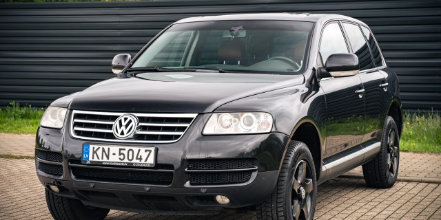 VOLKSWAGEN TOUAREG