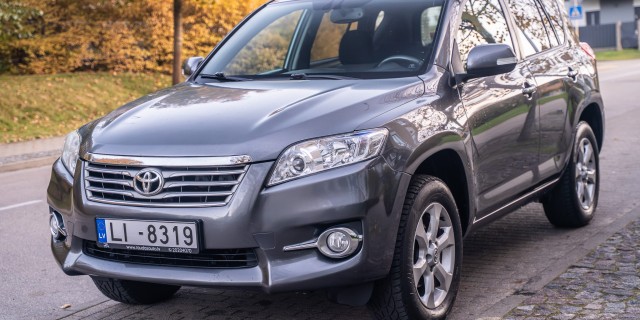 TOYOTA RAV 4