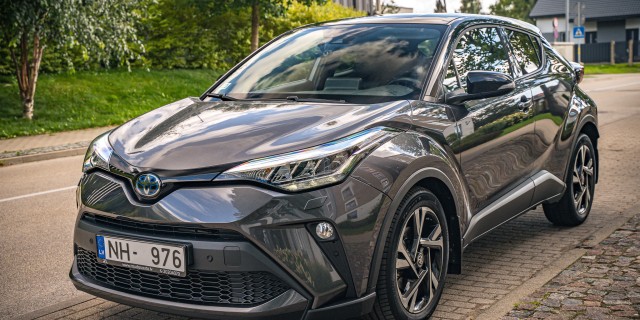 TOYOTA C-HR