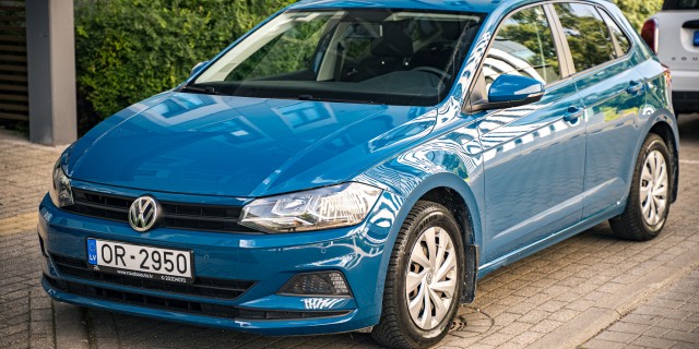 VOLKSWAGEN POLO