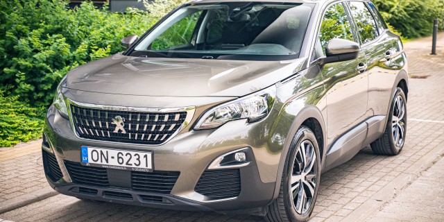 PEUGEOT 3008