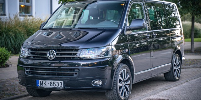VOLKSWAGEN MULTIVAN