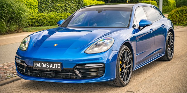 PORSCHE PANAMERA