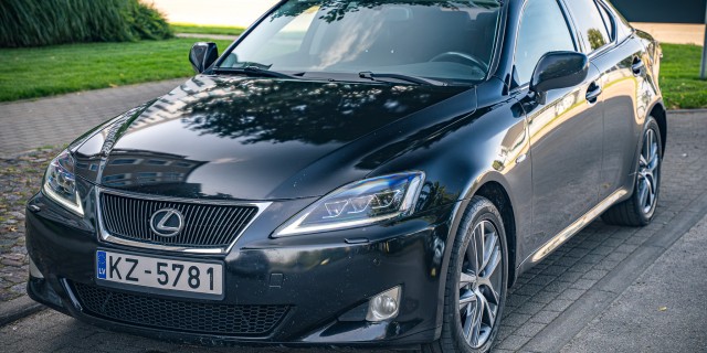 LEXUS IS 220