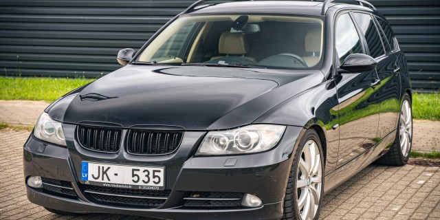 BMW 330