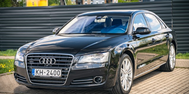 AUDI A8