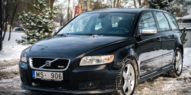 VOLVO V50
