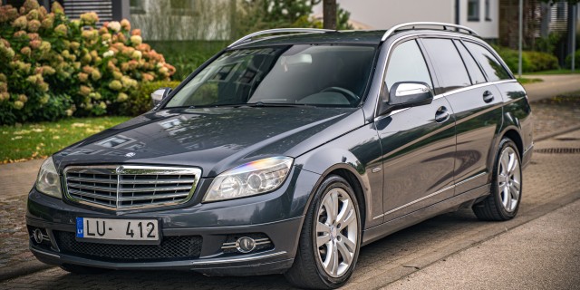 MERCEDES C220